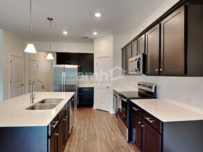 3191 Artemisia Ln in Zephyrhills, FL - Building Photo - Building Photo