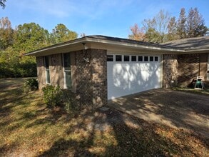 1107 Davis Dr in Atmore, AL - Building Photo - Building Photo