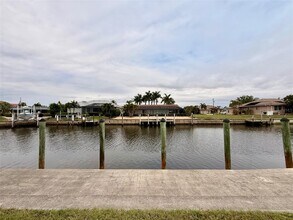 2460 W Marion Ave in Punta Gorda, FL - Building Photo - Building Photo