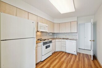 2401 Pennsylvania Ave in Philadelphia, PA - Foto de edificio - Building Photo