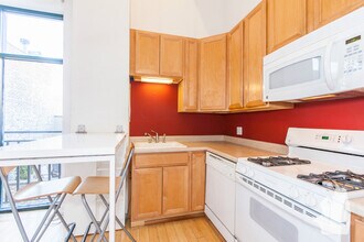 400 W Ontario St, Unit 708 B in Chicago, IL - Building Photo - Building Photo