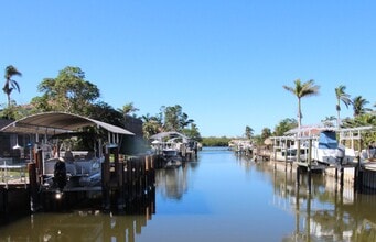 217 3rd St in Bonita Springs, FL - Building Photo - Building Photo