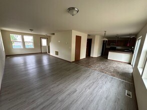 1522 Davis Ave in Renton, WA - Foto de edificio - Building Photo