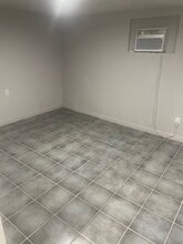 2302 E Yale St, Unit 1bdrm apartment in Phoenix, AZ - Building Photo - Building Photo