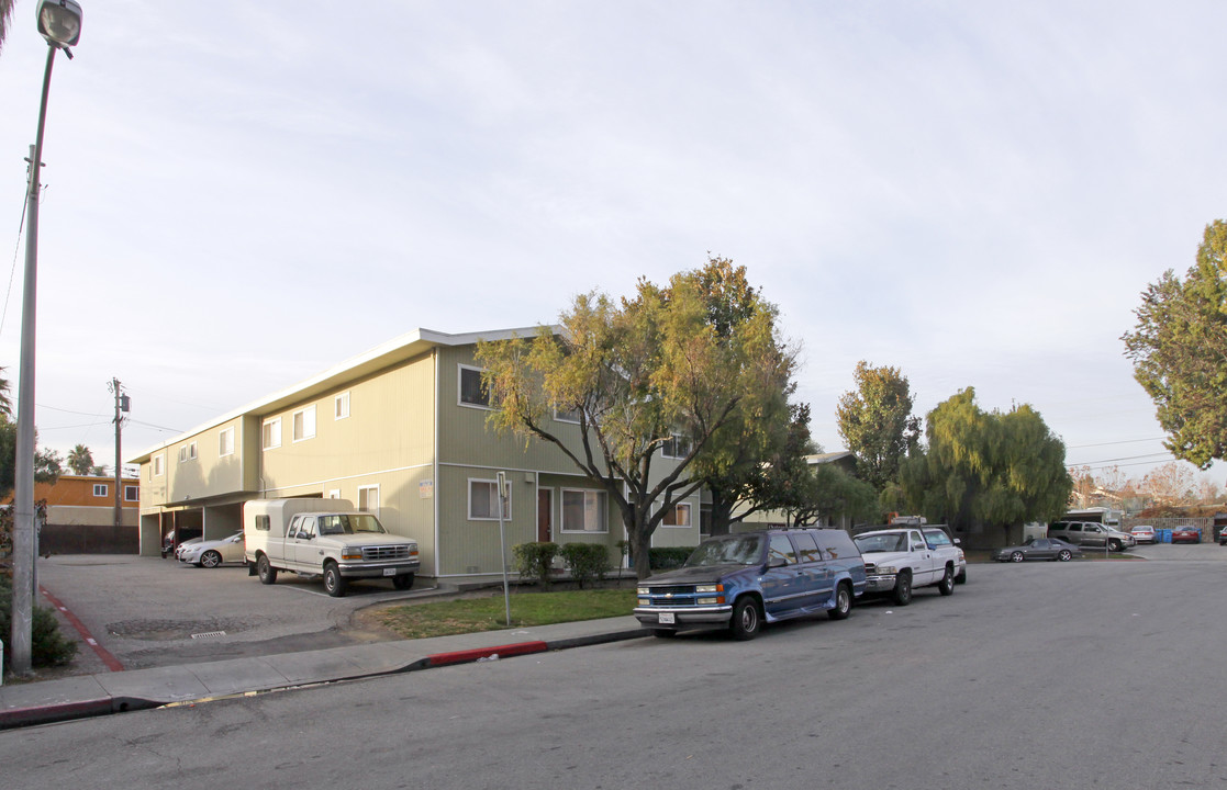 Chateau Villa Apartments in Santa Clara, CA - Building Photo