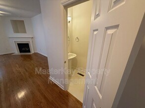 5420 Goldenglow Way in Raleigh, NC - Building Photo - Building Photo