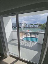 8101 Crespi Blvd in Miami Beach, FL - Building Photo - Building Photo