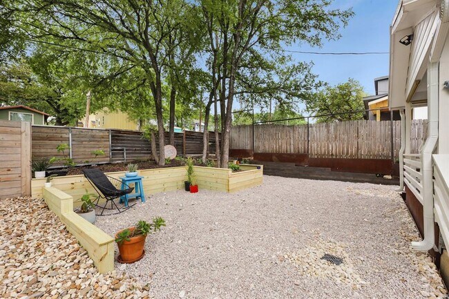 1208 Delano St in Austin, TX - Building Photo - Building Photo