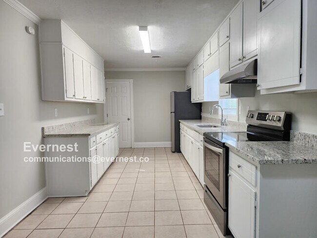 780 Twin Pines Rd in Covington, GA - Building Photo - Building Photo