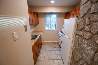 9921 Bustleton Ave, Unit k1 in Philadelphia, PA - Foto de edificio - Building Photo