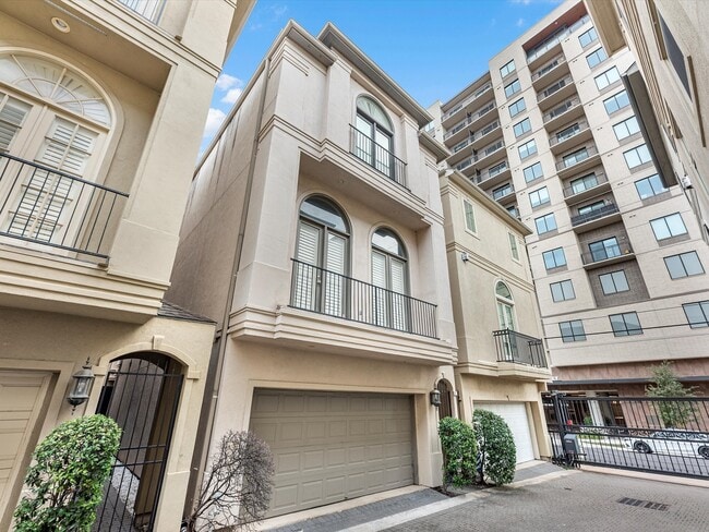 property at 107 Dennis St