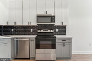 1028 W Dauphin St in Philadelphia, PA - Building Photo