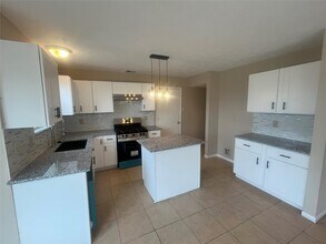 8202 Alabaster Dr in Houston, TX - Building Photo - Building Photo