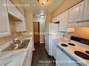 6830 Simpson Ave in North College Hill, OH - Building Photo - Building Photo