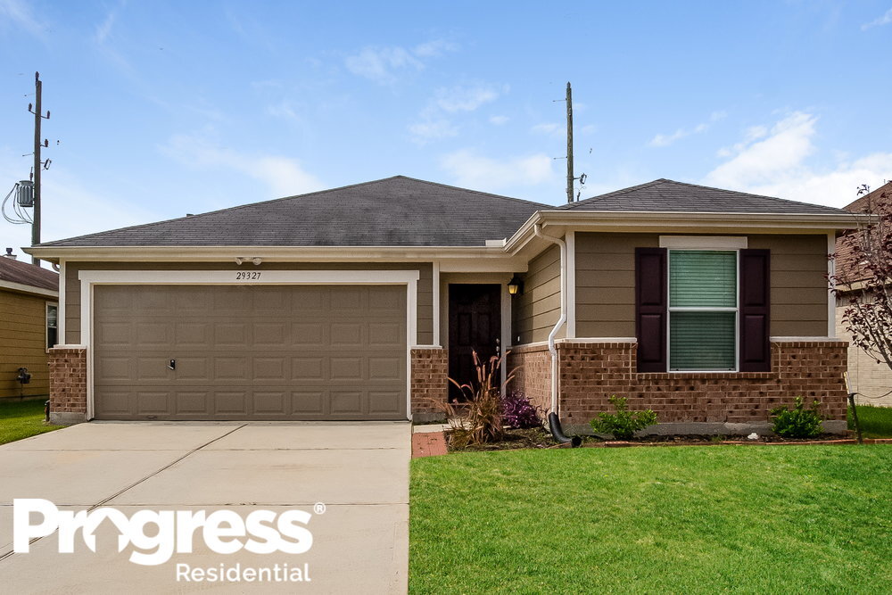 29327 Legends Green Dr in Spring, TX - Building Photo