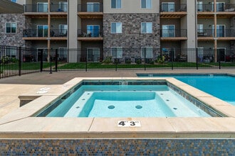 Monarch in Springfield, MO - Foto de edificio - Building Photo