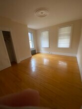 52 Pleasant St, Unit b in Lexington, MA - Foto de edificio - Building Photo