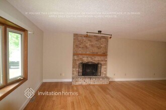 7897 Kingsview Ln N in Maple Grove, MN - Foto de edificio - Building Photo