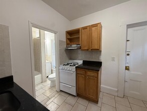 2 Ellsworth Ave, Unit 22 in Cambridge, MA - Building Photo - Building Photo