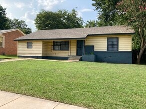 4325 Forbes St in Fort Worth, TX - Foto de edificio - Building Photo