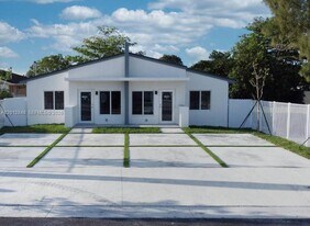 12060 SW 216th St in Miami, FL - Building Photo