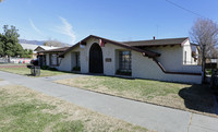 Villa Vista in San Bernardino, CA - Foto de edificio - Building Photo