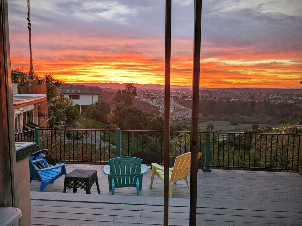 861 Visalia St in Pismo Beach, CA - Foto de edificio