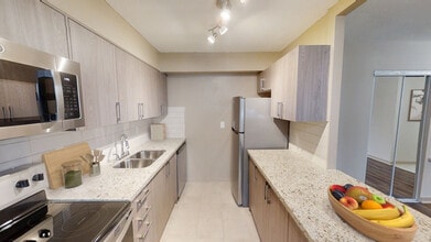 Elizabeth Tower in Mississauga, ON - Building Photo - Building Photo