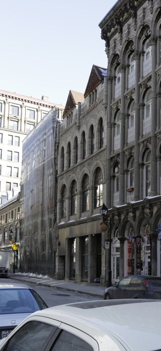 32-34 Notre-Dame Rue O in Montréal, QC - Building Photo