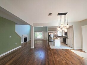 1090 River Isle Dr in Memphis, TN - Building Photo - Building Photo