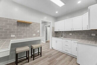 2950 W Waveland Ave in Chicago, IL - Building Photo - Building Photo