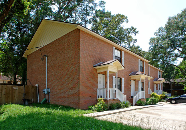 1202 Hidden Pl in Tallahassee, FL - Foto de edificio - Building Photo