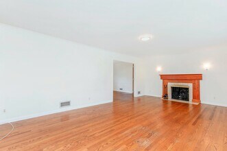 115 Essex Rd in Summit, NJ - Building Photo - Building Photo
