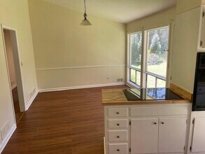 6840 Sunny Brook Ln NE in Sandy Springs, GA - Building Photo - Building Photo