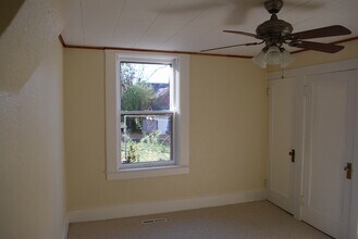 421 Summit St in Dubuque, IA - Building Photo - Building Photo