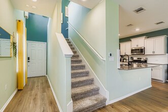 7100 Spotted Leaf Wy in Del Valle, TX - Foto de edificio - Building Photo