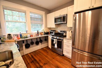 235 Chestnut Hill Ave, Unit 2 in Boston, MA - Foto de edificio - Building Photo