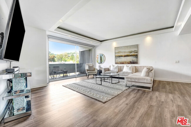 property at 7250 Franklin Ave