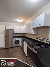 3340 N Marshfield Ave, Unit 3345-209 in Chicago, IL - Building Photo - Building Photo