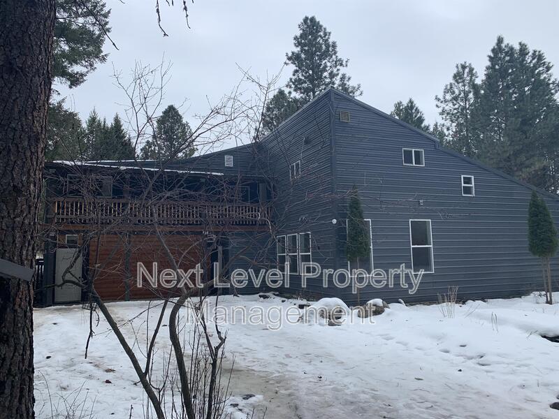 216 Lake Blaine Dr in Kalispell, MT - Building Photo