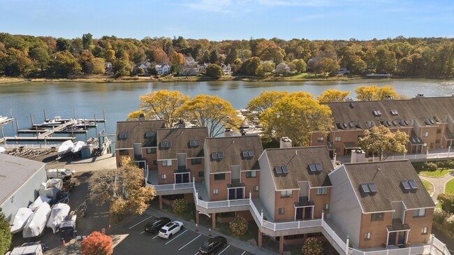 7 River Rd in Greenwich, CT - Building Photo - Building Photo