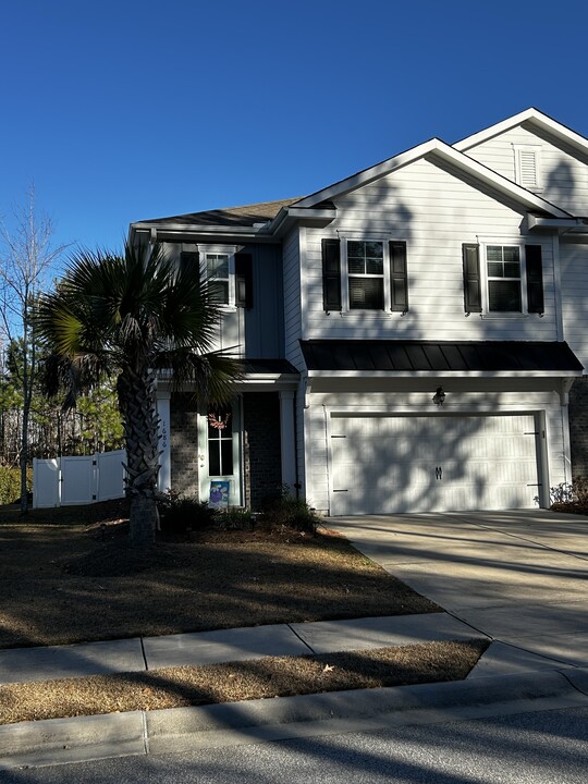 1686 Mermentau St in Mount Pleasant, SC - Foto de edificio