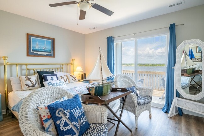 property at 15 Bermuda Landing Pl