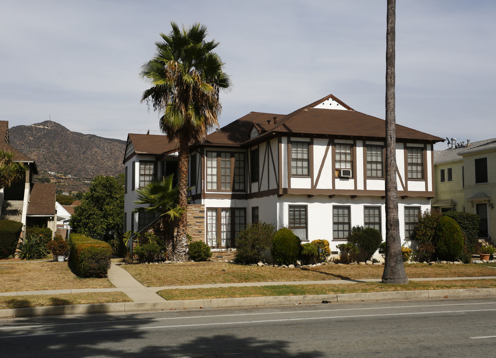 927 W Glenoaks Blvd in Glendale, CA - Building Photo