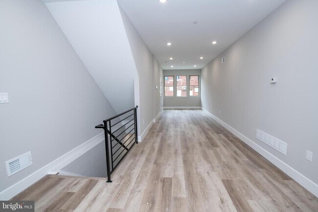 2213 Emerald St in Philadelphia, PA - Building Photo - Building Photo