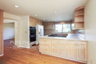 20190 Winn Rd in Saratoga, CA - Building Photo - Building Photo