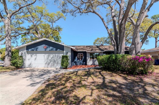 property at 912 Lakewood Dr