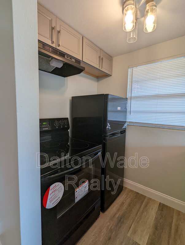 6123 Montana Ave in New Port Richey, FL - Building Photo - Building Photo
