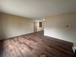 757 Watson Dr in Genoa, IL - Building Photo - Building Photo