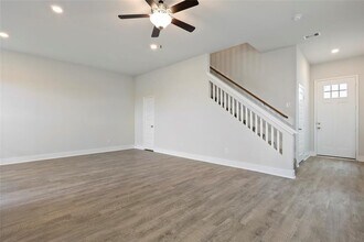 4427 Ibiza Ln in Houston, TX - Foto de edificio - Building Photo
